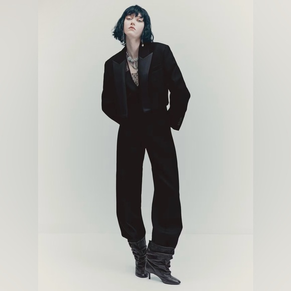 H&M STUDIO COLLECTION
WOOL TUXEDO BLAZER
COLOR BLACK - Picture 2 of 4